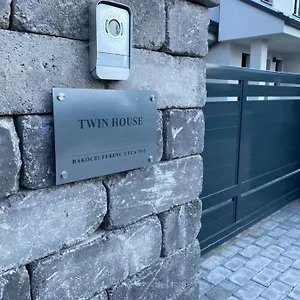 Apartament Twin House