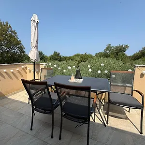 apartman-zara-malinska.primorje-gorskikotar.com/